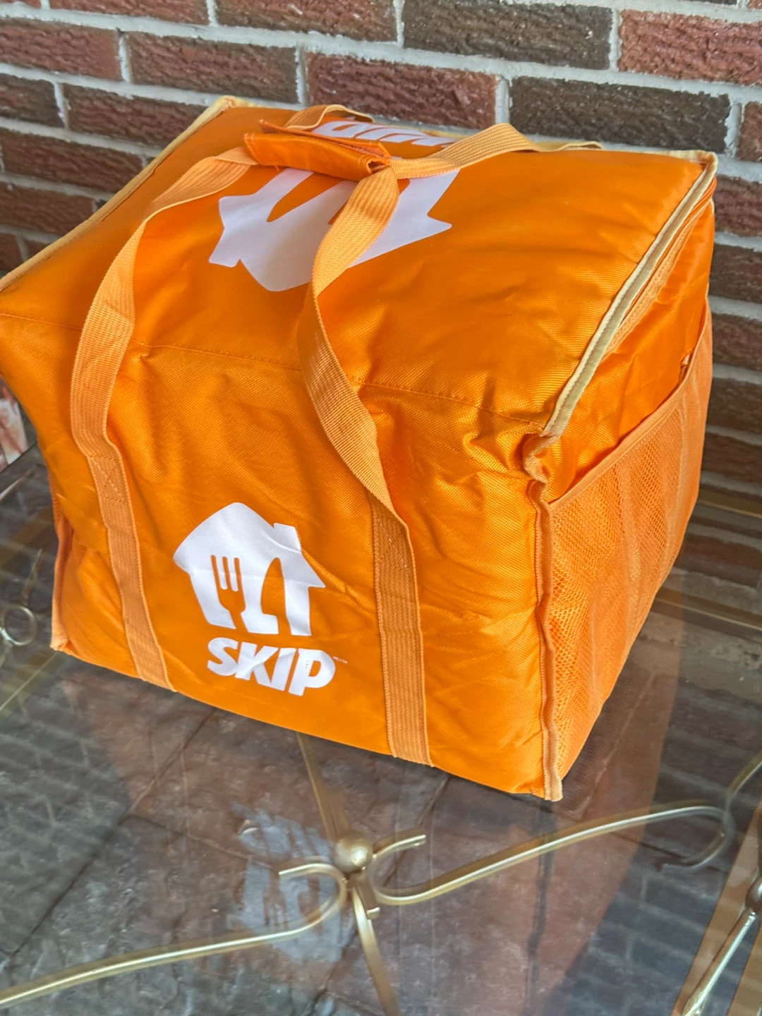 SkipTheDishes Insulated Food Delivery Bag - photo 3