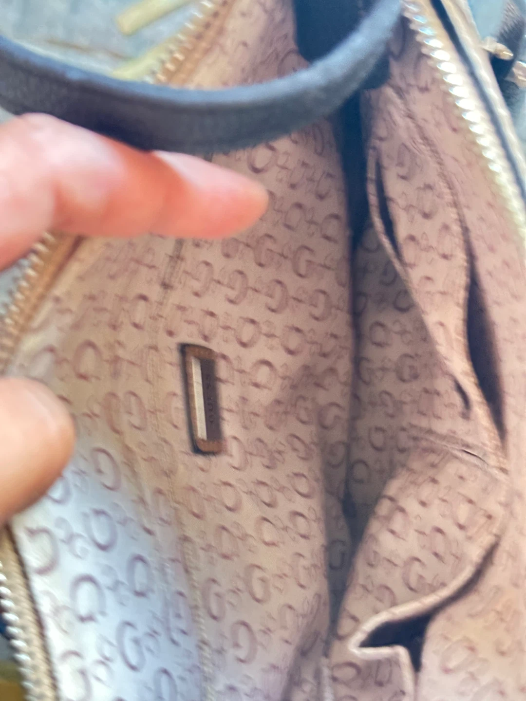Guess Shoulder Bag - photo 2