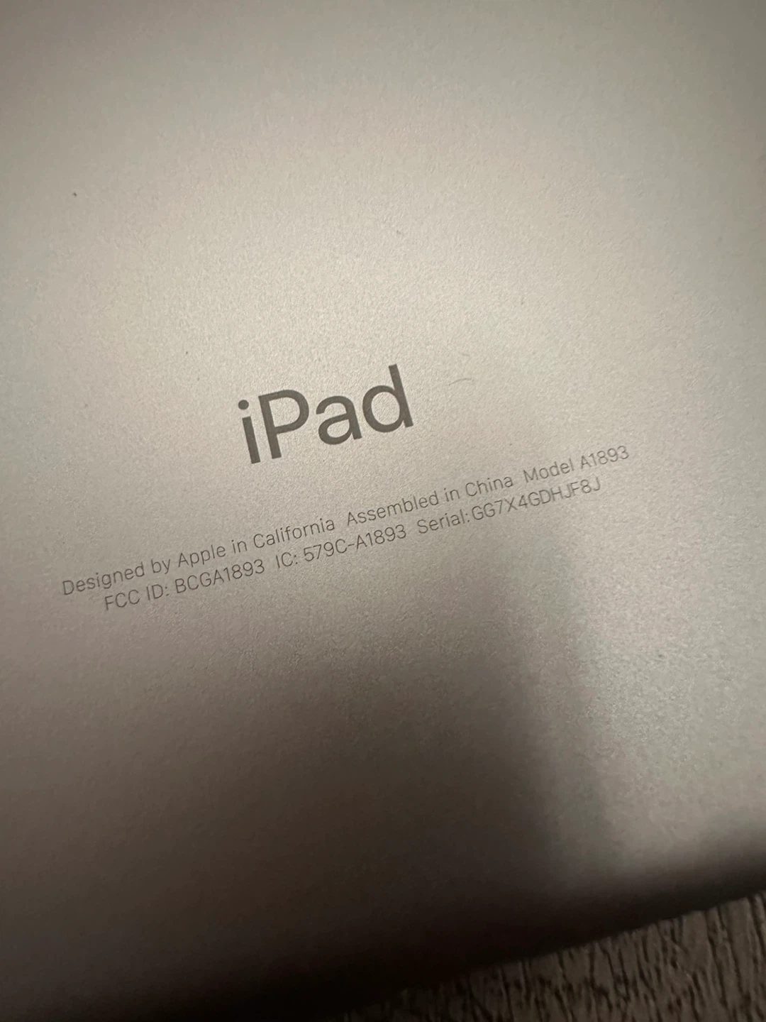 Apple iPad 32GB 6th Generation (2018) Model A1893 - Space Grey - photo 2