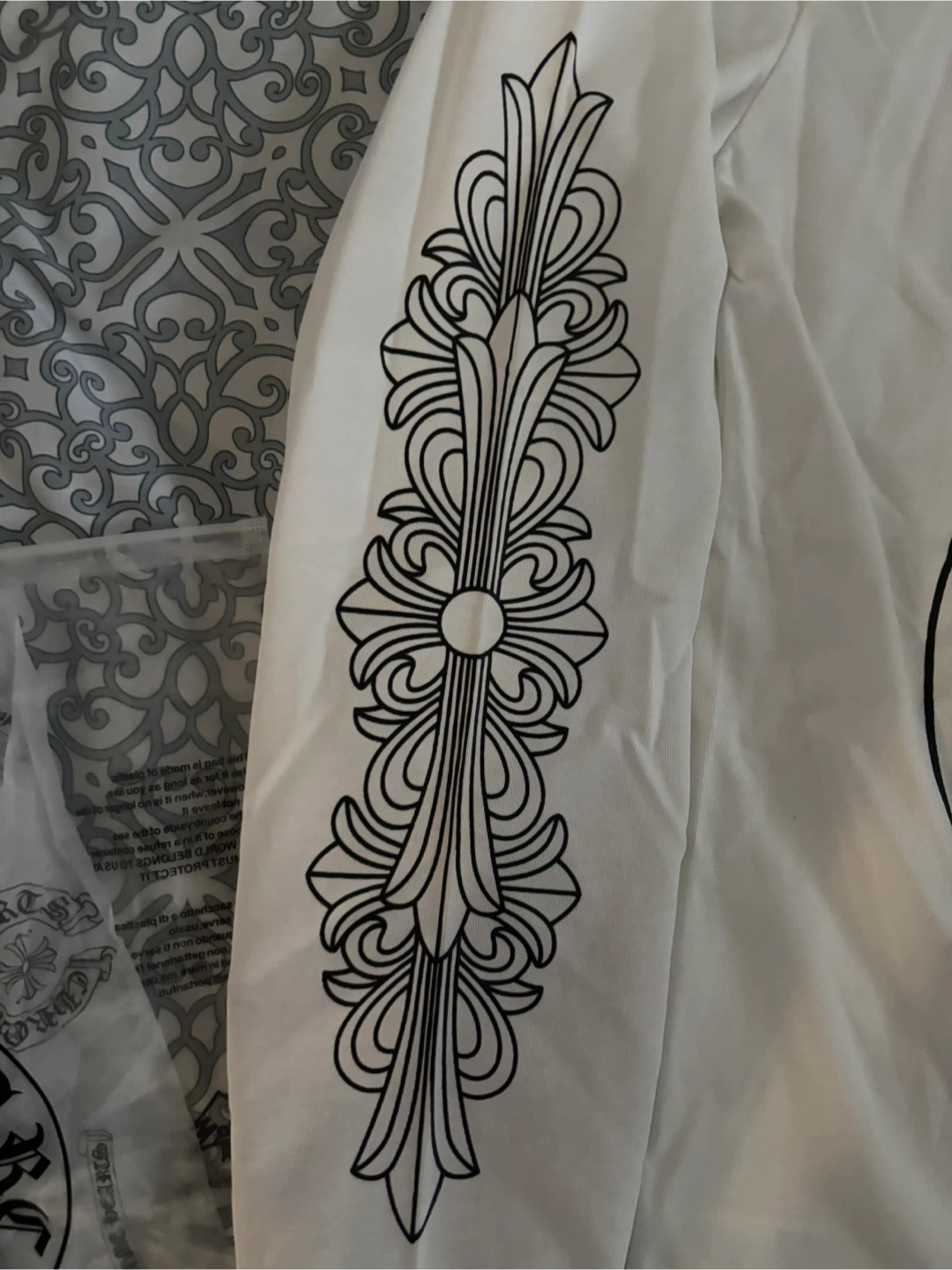 WHITE CHROME HEARTS HORSE SHOE LONG SLEEVE ‼️NEGOTIABLE‼️ - photo 3