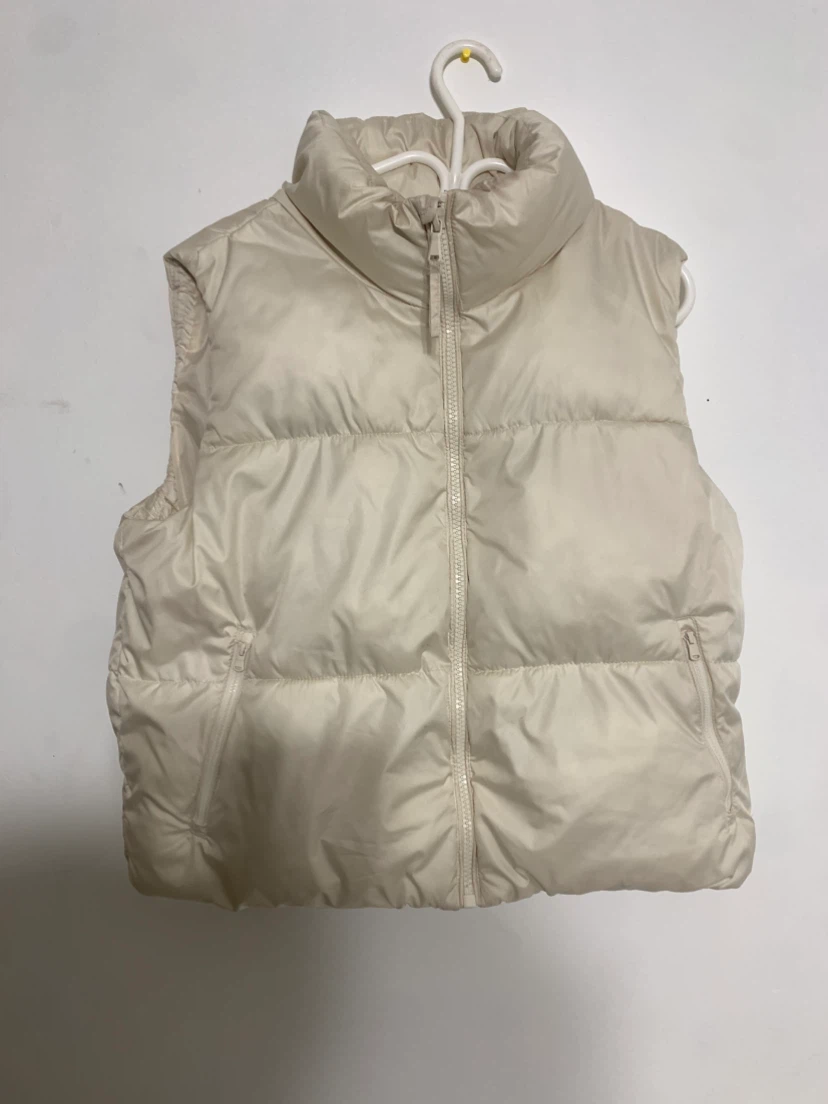 Old Navy White Puffer Vest