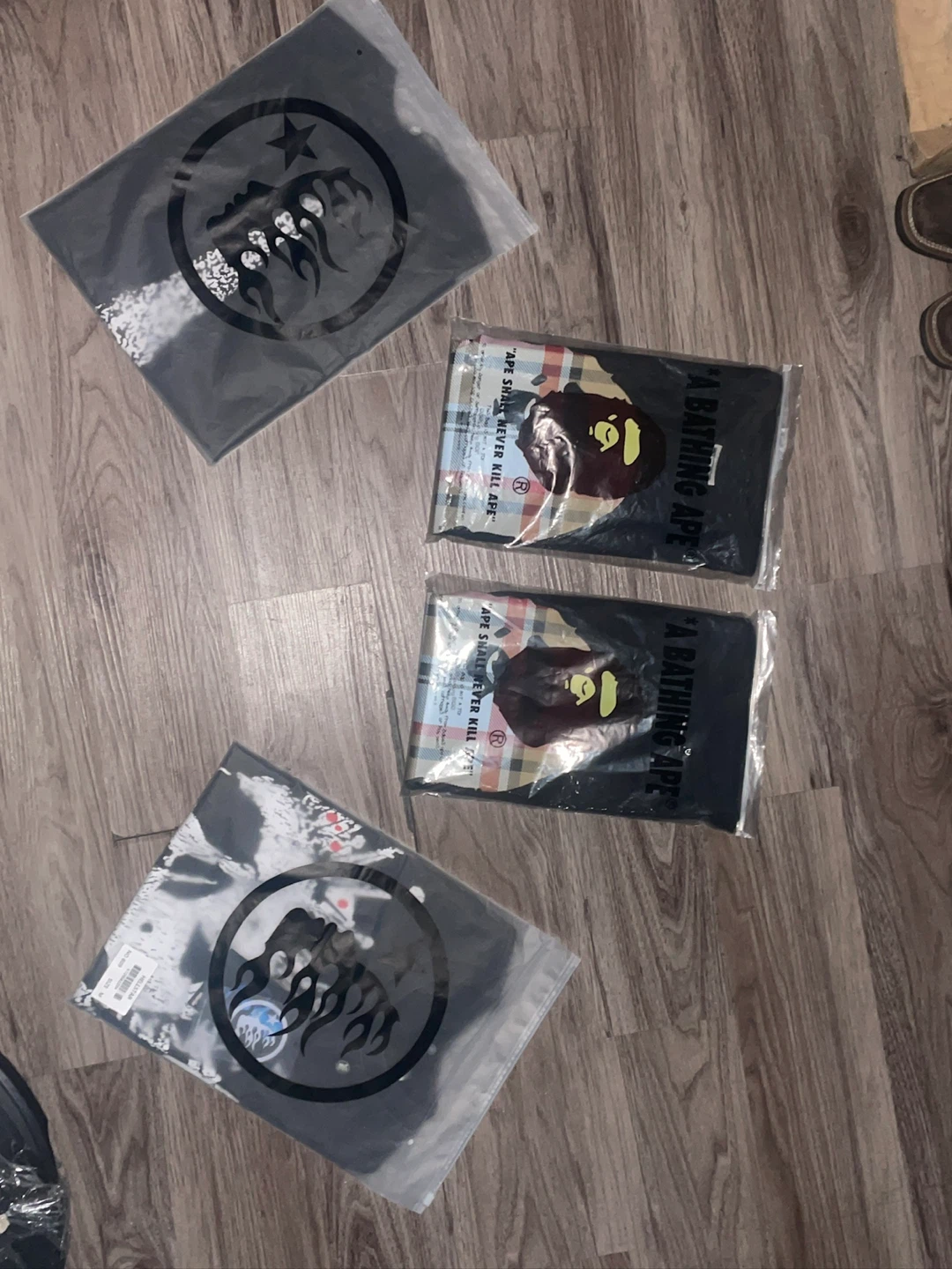 Bape tee shirt - photo 2