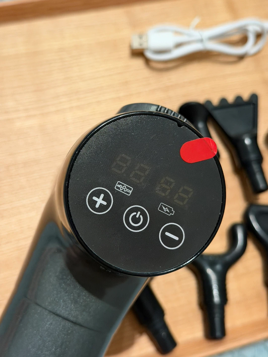 Moving sales - Massage Gun with Attachments - photo 2