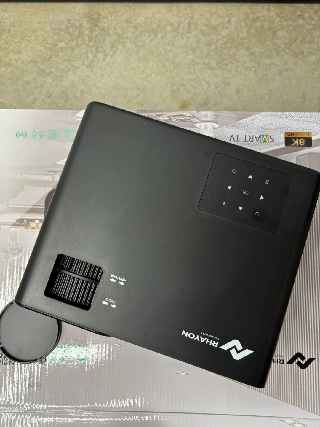 Rhayon RX10 Smart Projector & 100” Titan Projector Screen - photo 4