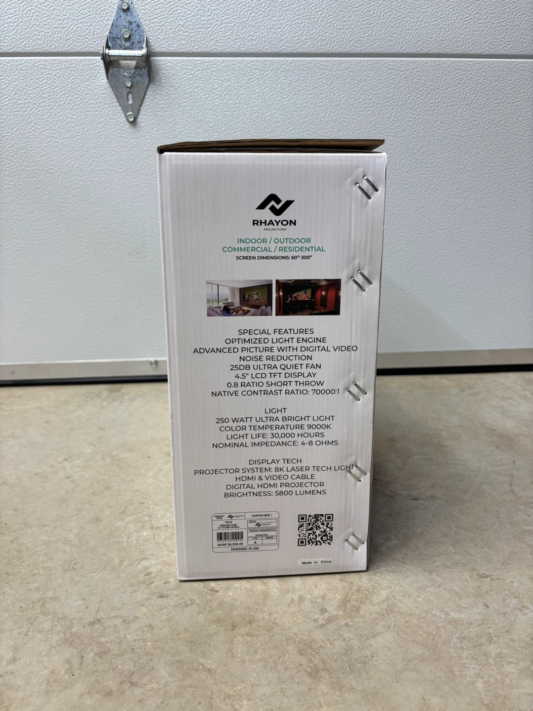 Rhayon RX10 Smart Projector & 100” Titan Projector Screen