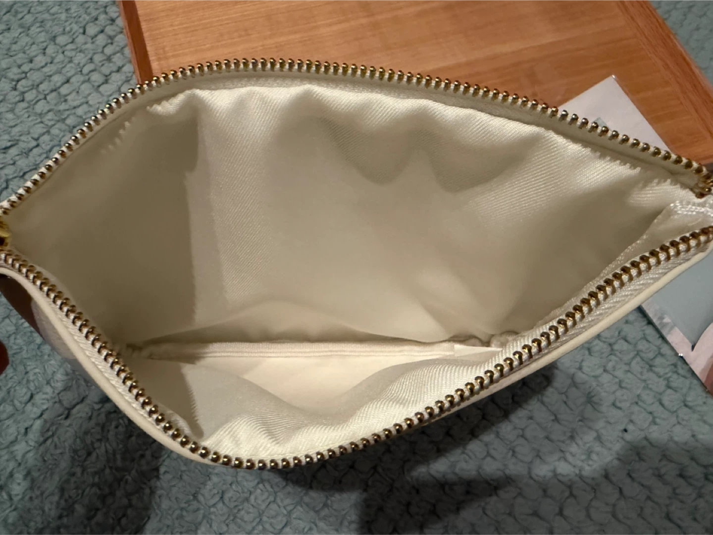 Brand new Pouch with Pen and Bookmark - photo 3