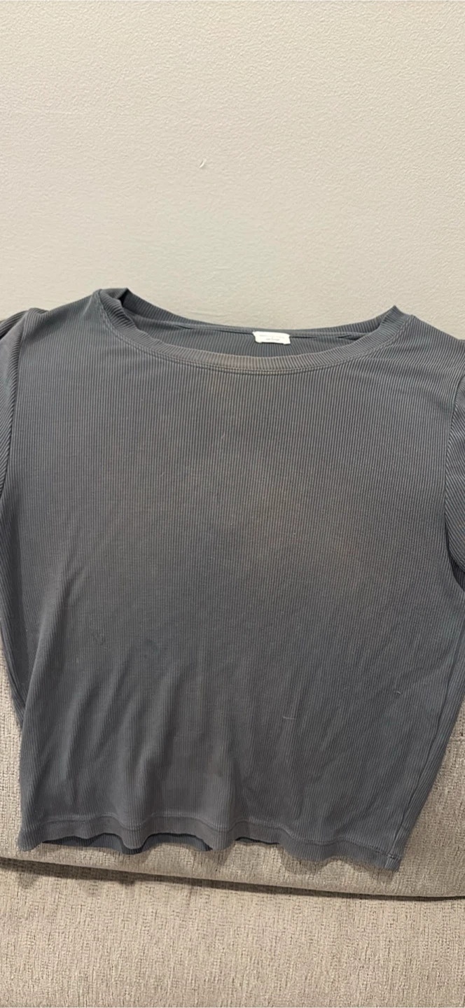 Women Wilfred t shirt size small has stains it’s free