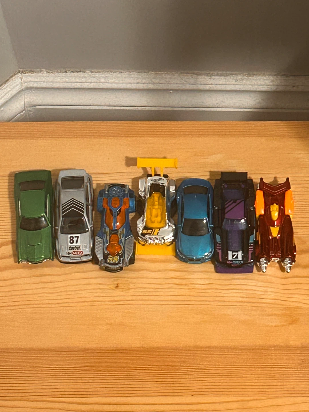 Hot Wheels toy cars (set of 6)