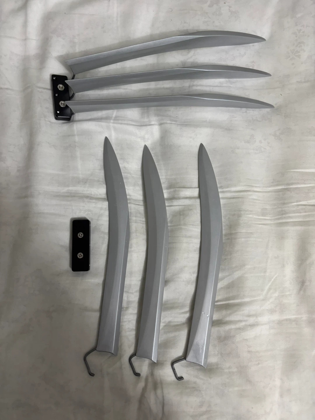 Screen Accurate Wolverine Claws by DarkMatterProps - photo 2