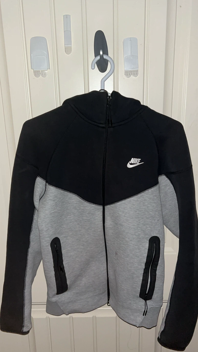 Nike Tech