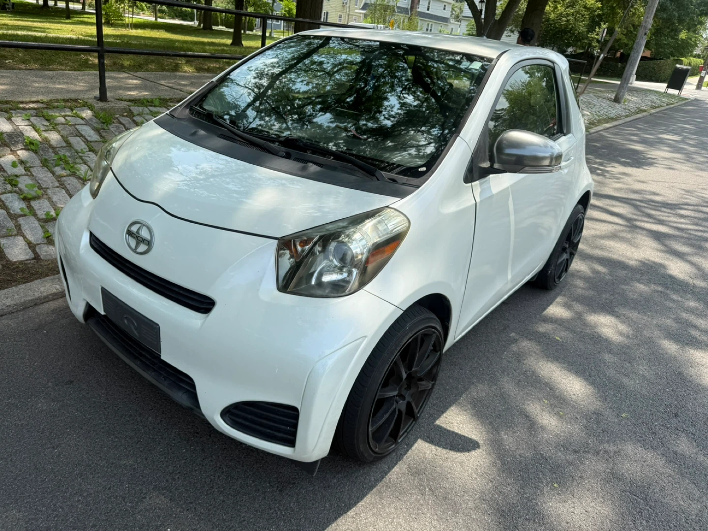 White Scion IQ 2012 - photo 2