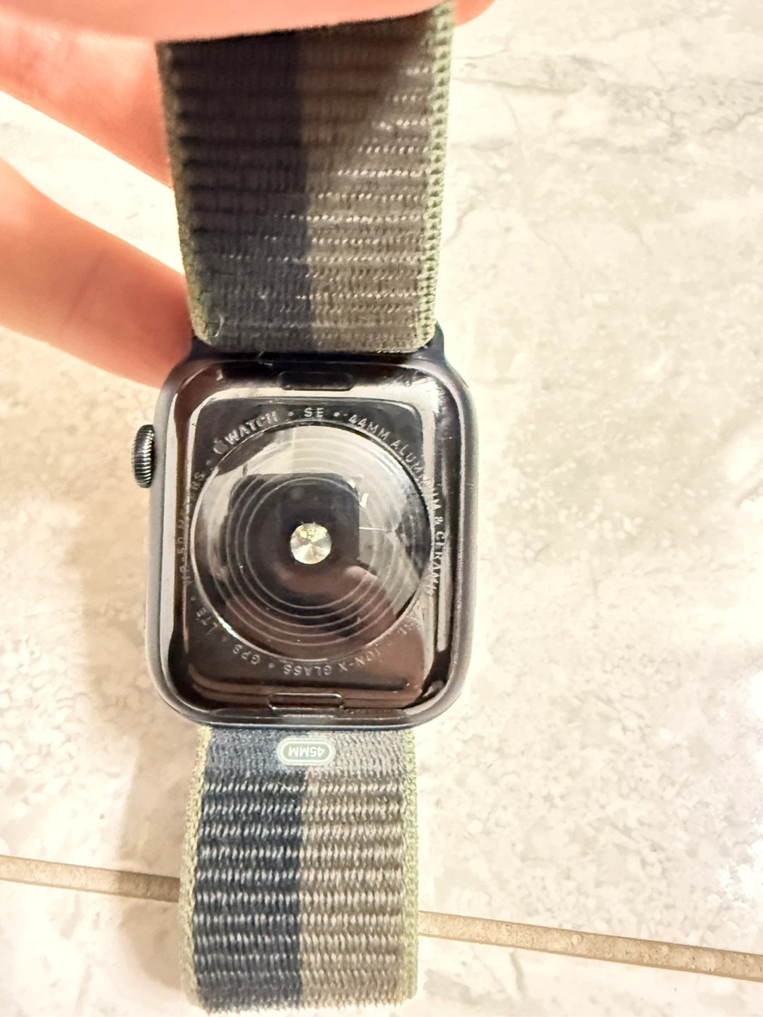 Apple Watch SE 44mm - photo 3