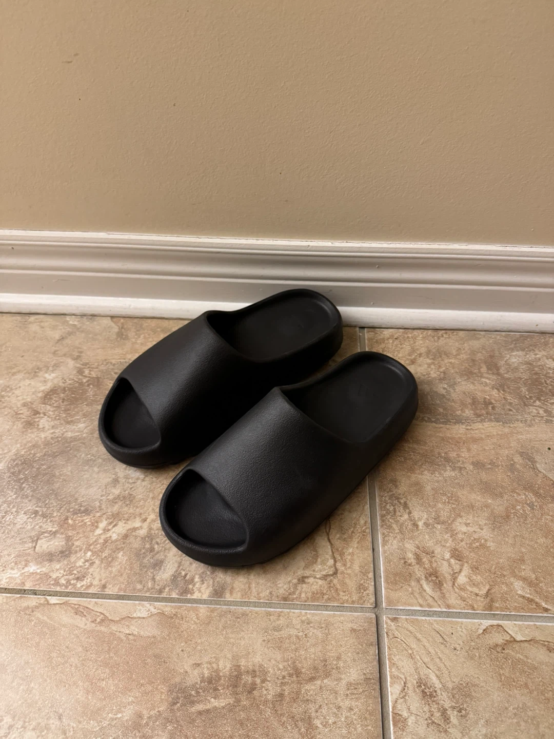 Yeezy slides size 10 - photo 2