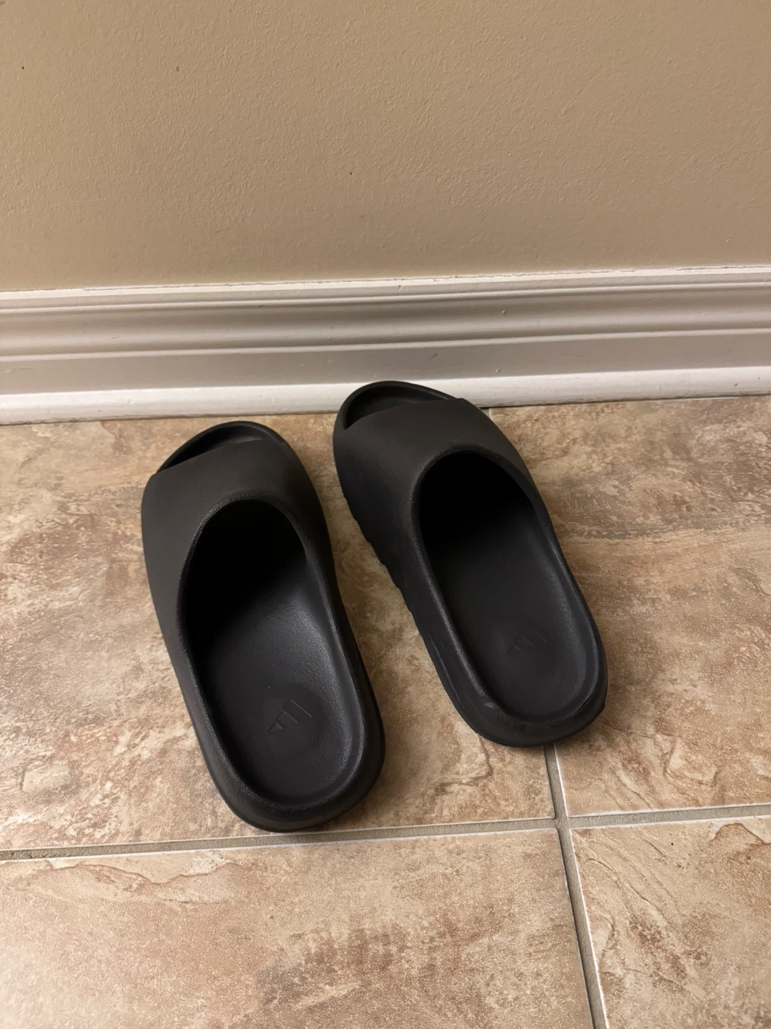 Yeezy slides size 10 - photo 3
