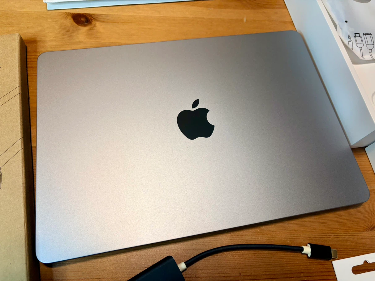 Apple MacBook Air M2 13.6” 16GB RAM / 512GB SSD + Accessories - photo 3