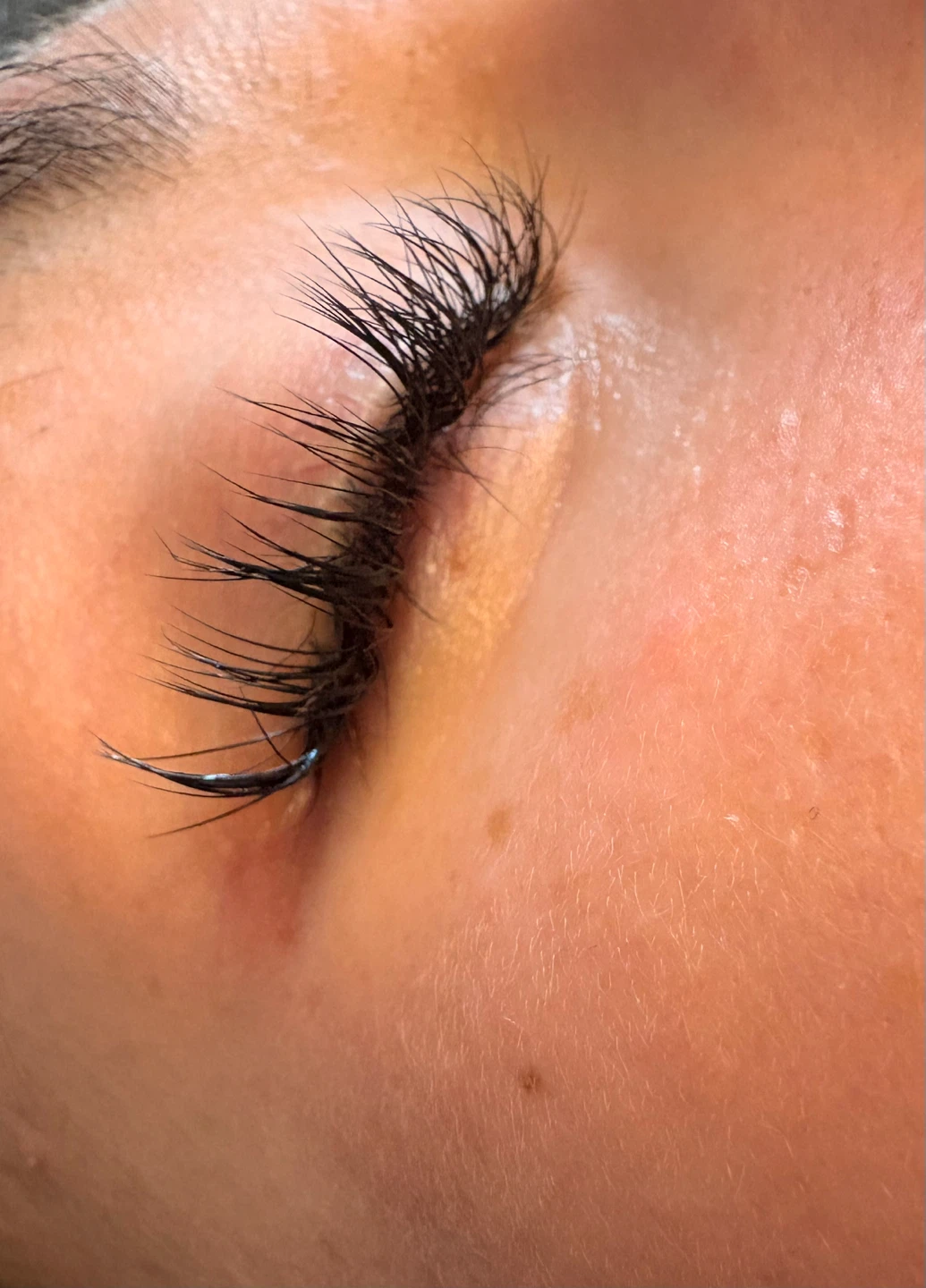 Certified Lash & Brow Artist in Sutton, Georgina - photo 3