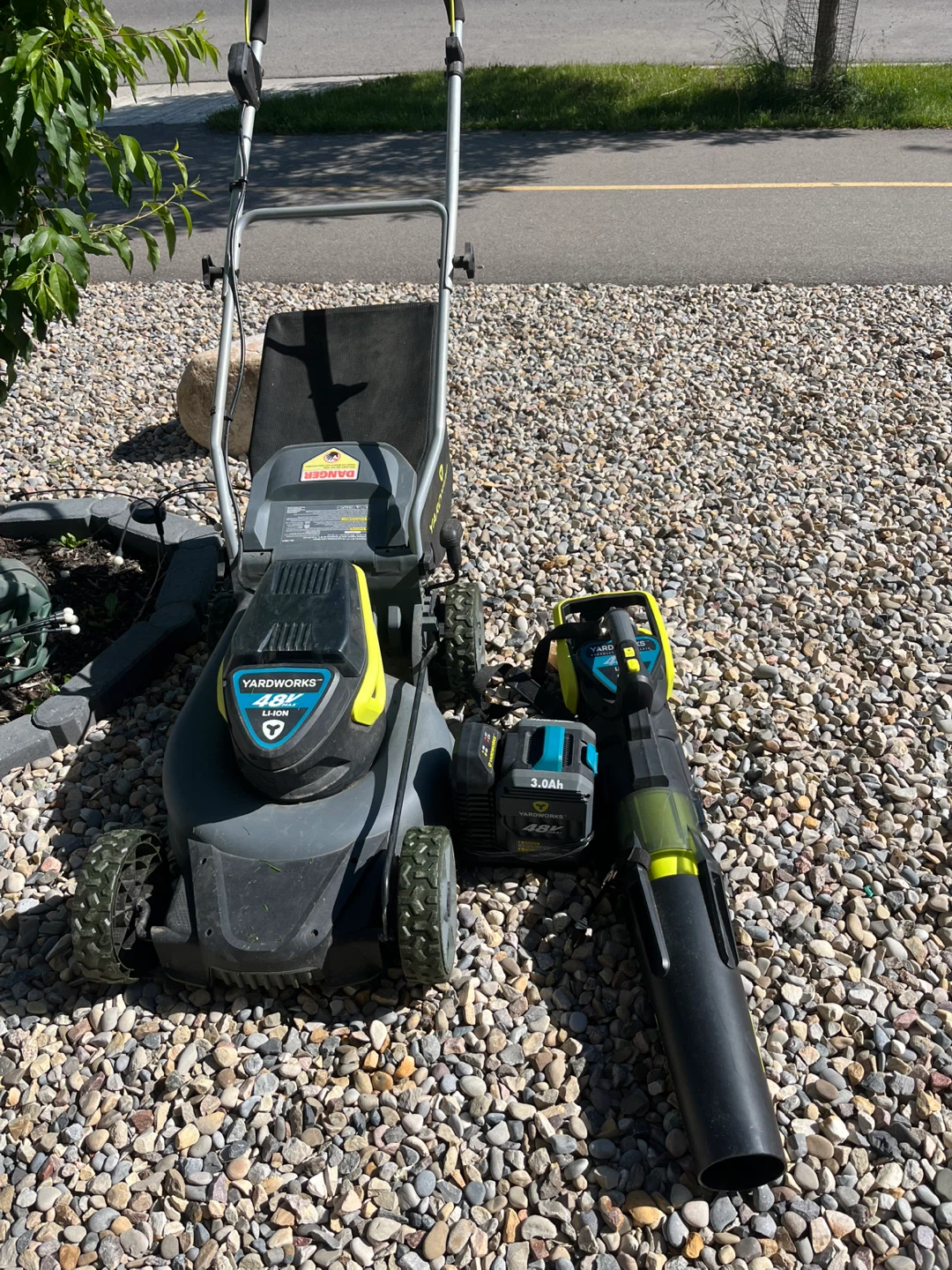 Yardworks 48V Lawn Mower & Leaf Blower Combo