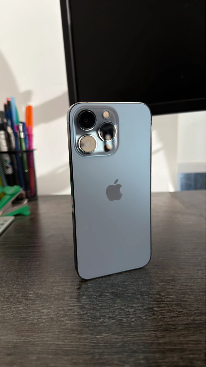 Apple iPhone 13 Pro Sierra Blue