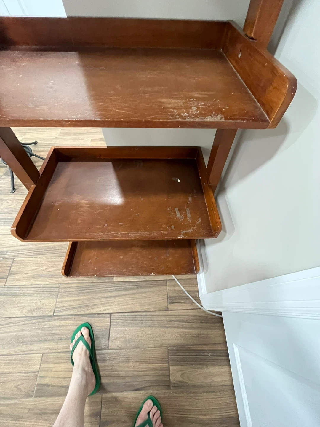 Wooden Leaning Bookshelf - photo 4
