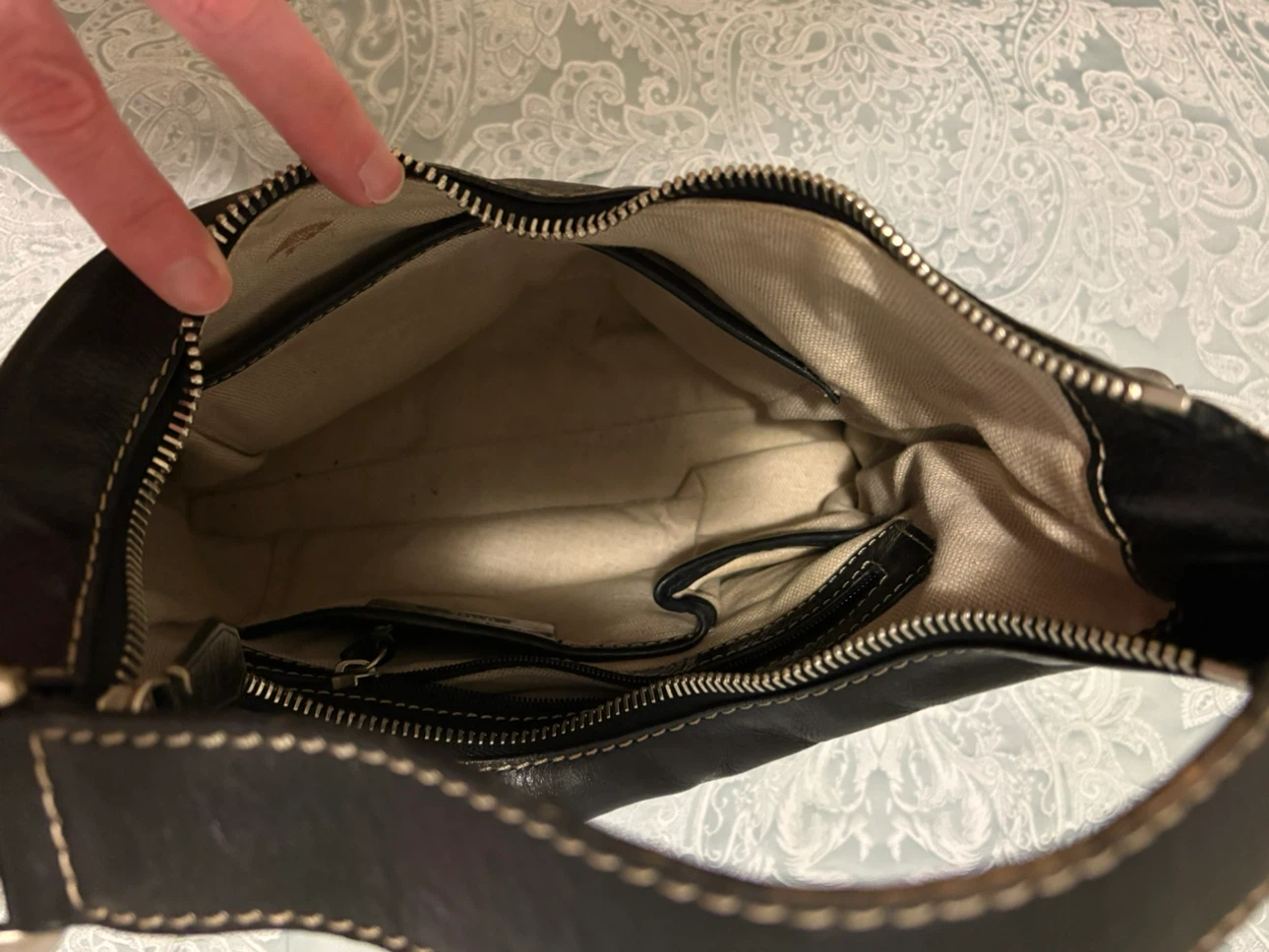 Michael Kors Black Leather Hobo Handbag - photo 4