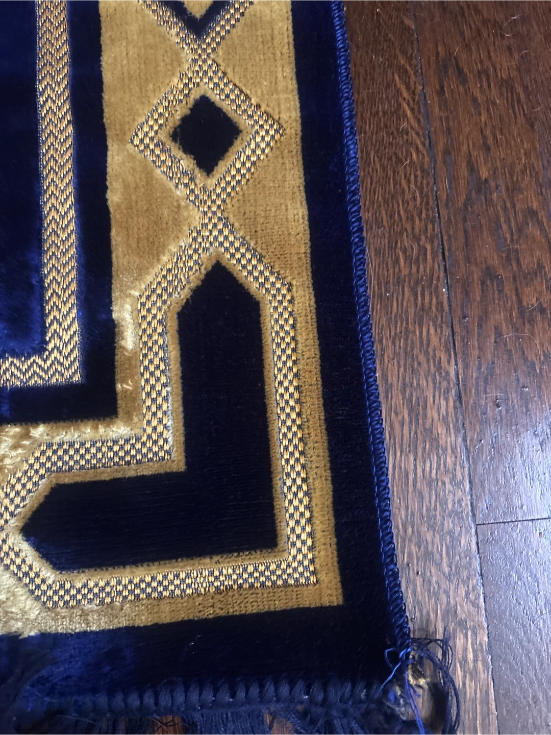 New Navy Blue Prayer Rug with Gold Kaaba Design - photo 3