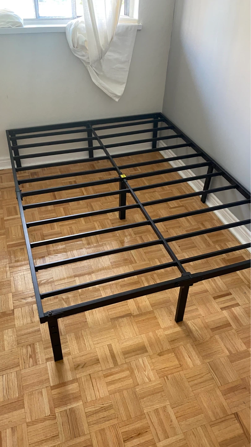 Queen Metal Bed Frame – Strong & Easy to Assemble - photo 2
