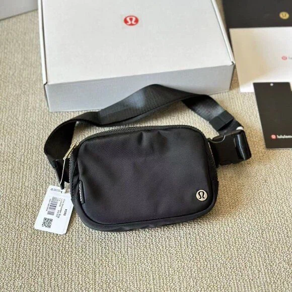 Lululemon Belt Bag – Black - photo 2