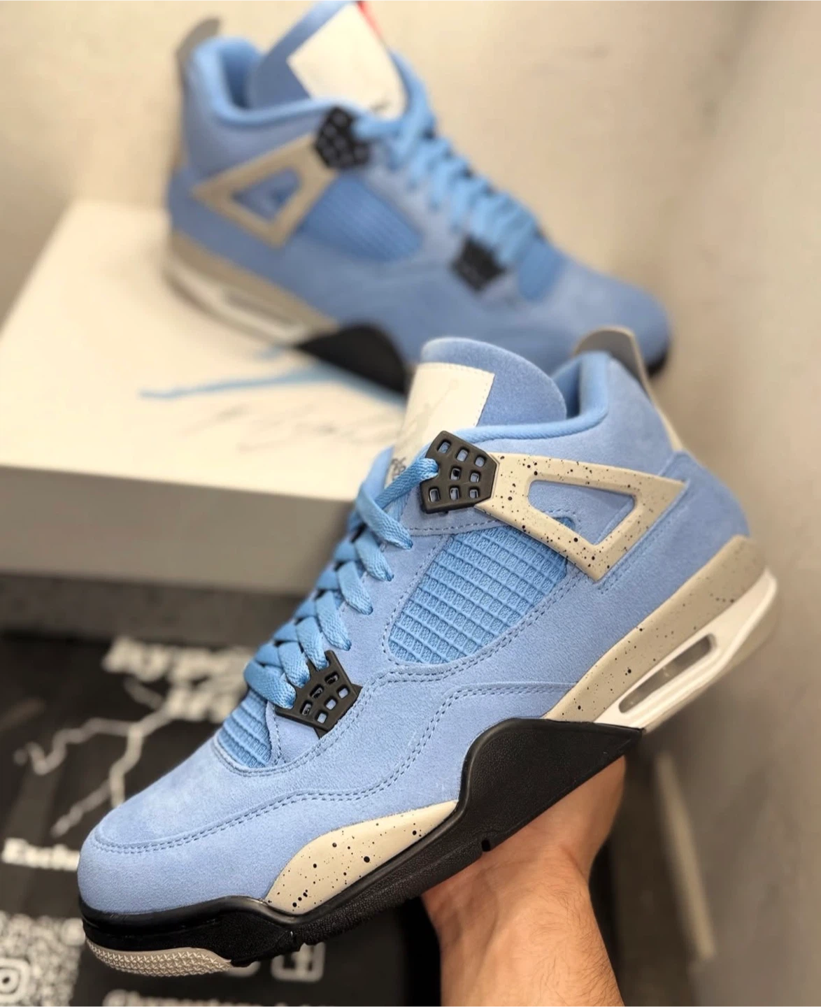 Jordan 4 university blues