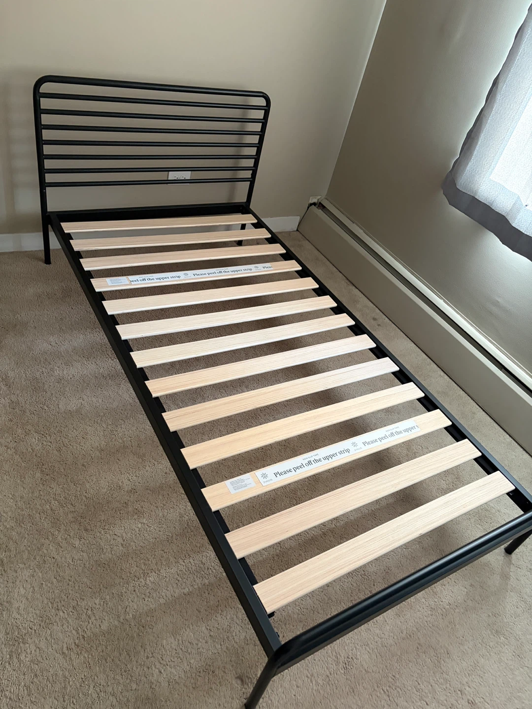 Zinus Twin Metal Bed Frame with Wooden Slats - photo 2