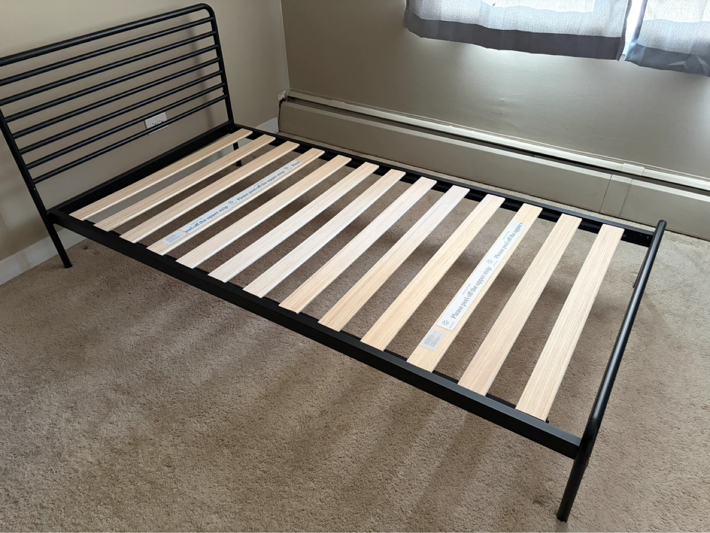 Zinus Twin Metal Bed Frame with Wooden Slats - photo 4