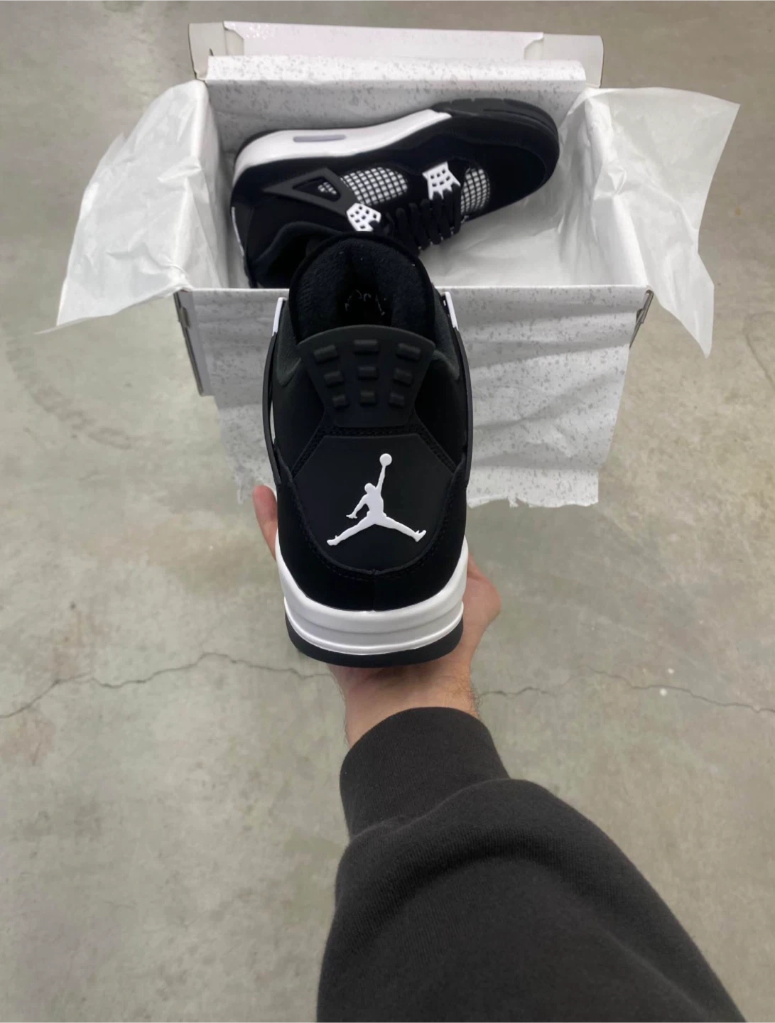 Jordan 4 white thunder - photo 2