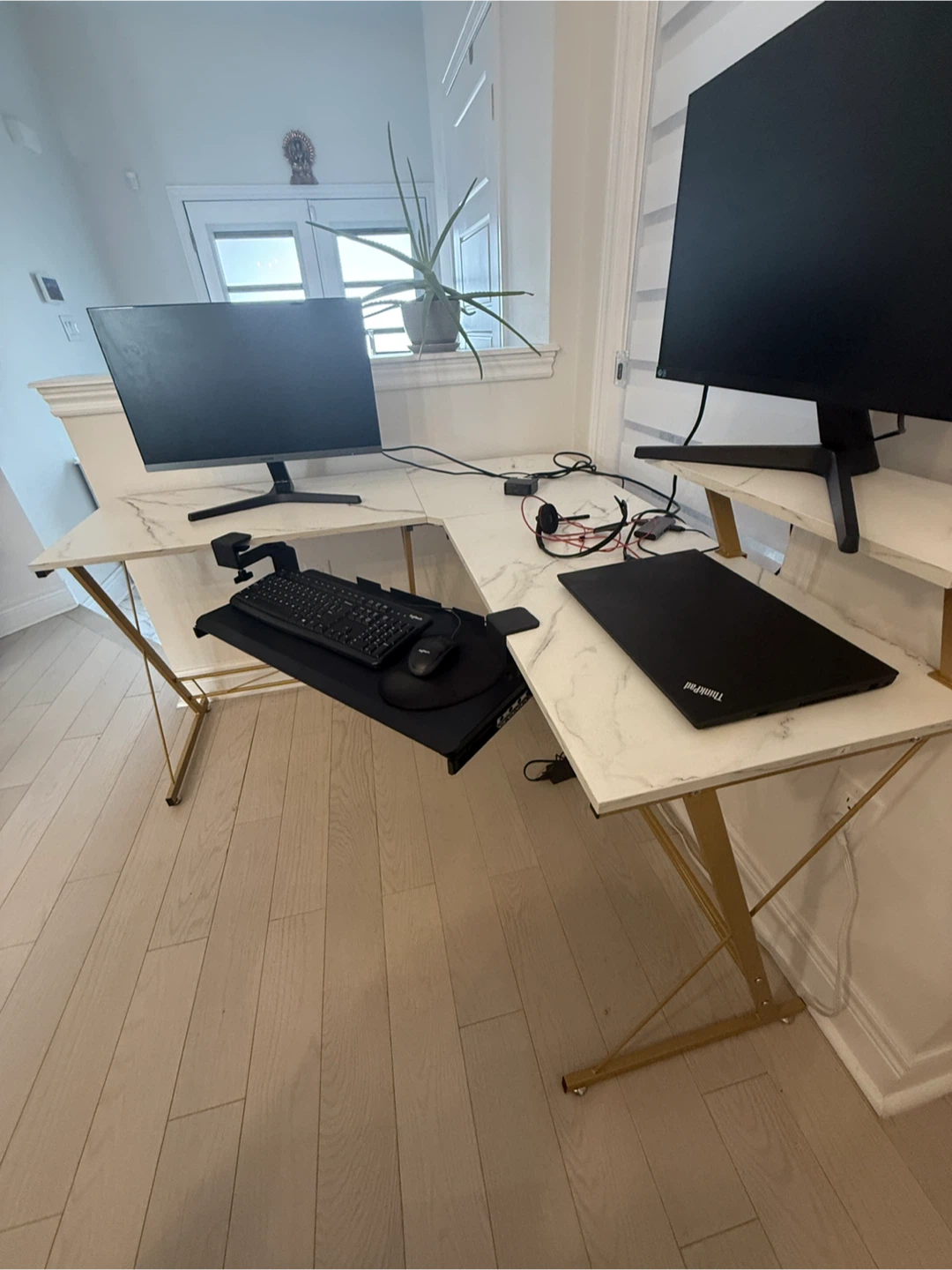 Corner L-Shaped Desk with Keyboard Tray - photo 3