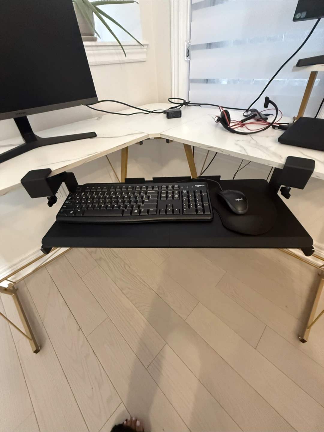 Corner L-Shaped Desk with Keyboard Tray - photo 5
