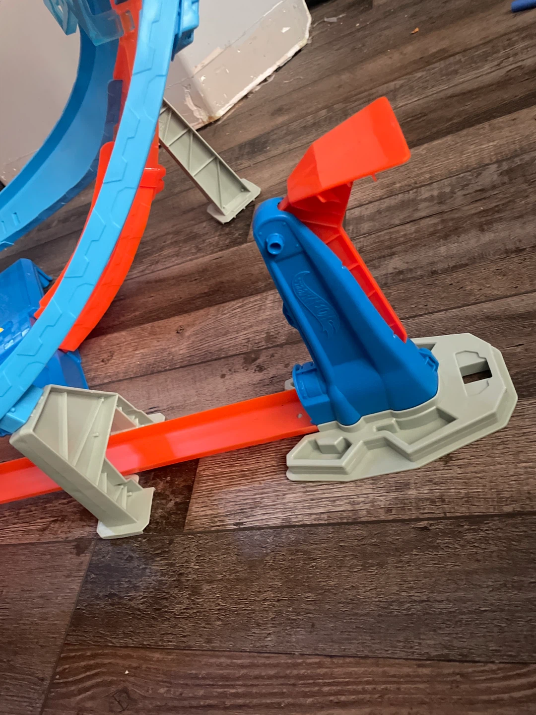 Hot wheels Massive Loop Mayhem track set for kids - photo 2