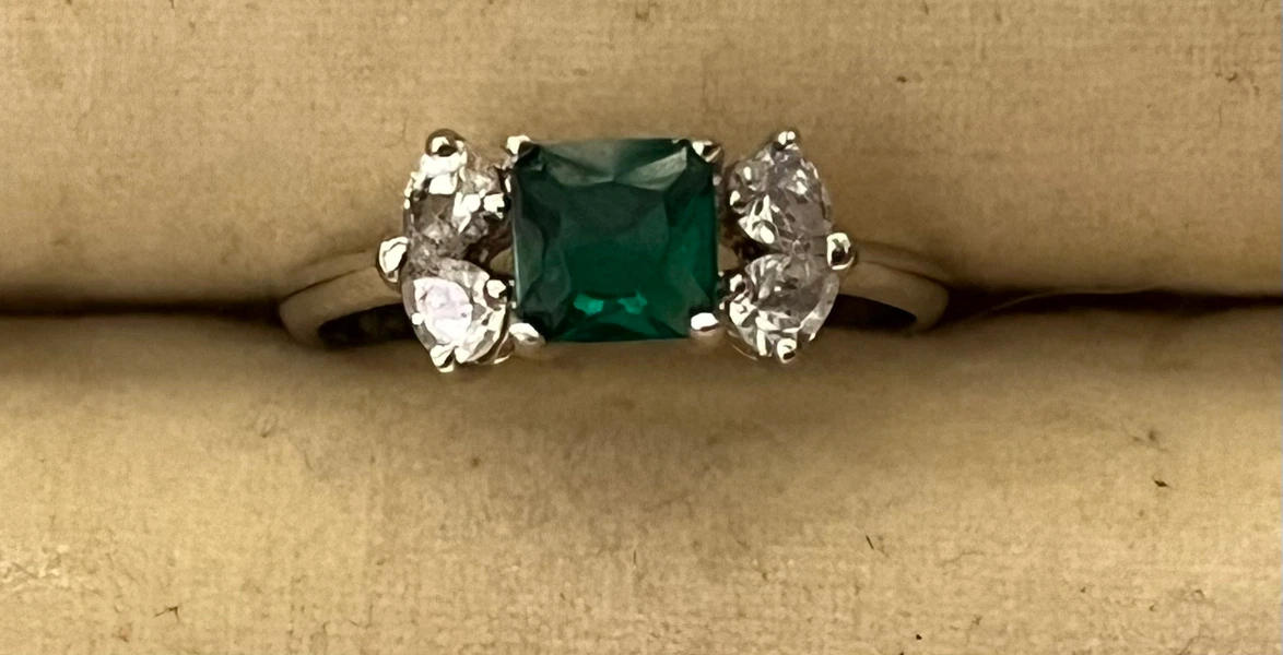 Costume ring