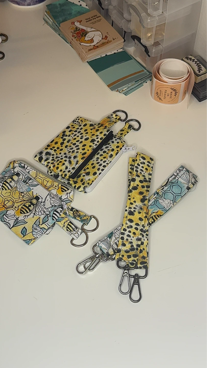 Wristlet and zipper pouches - photo 5
