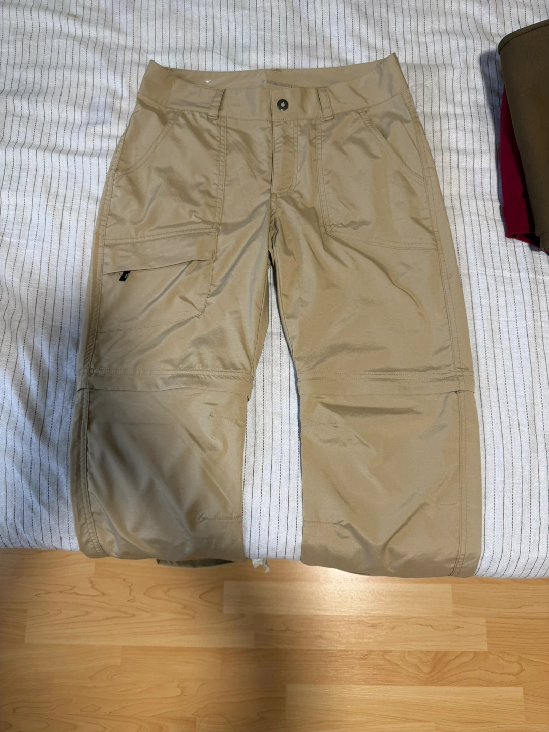 New UNIQLO Sweatpants, Columbia trail pants - photo 4