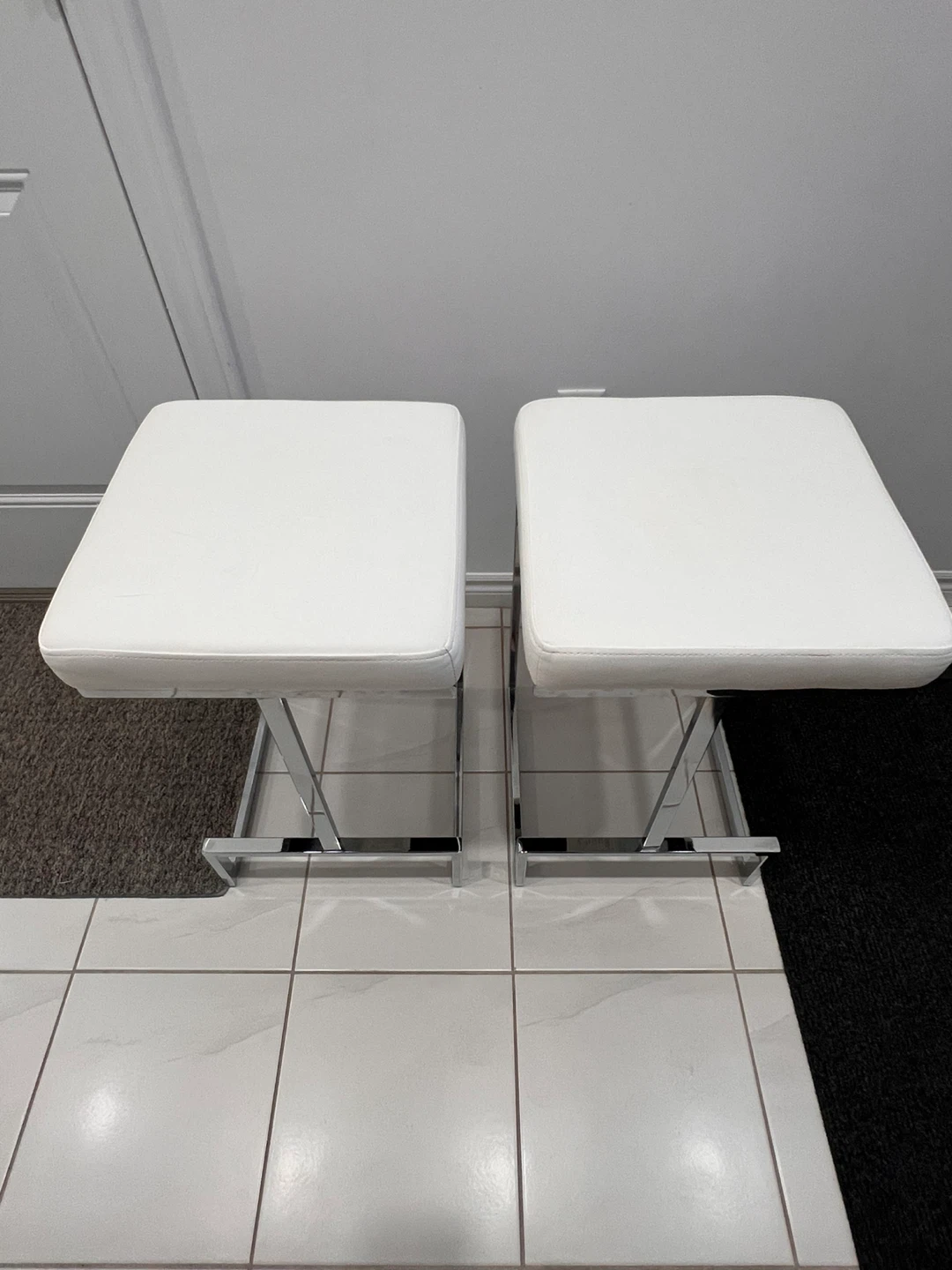 Set of 2 Modern Bar Stools - White with Chrome Base