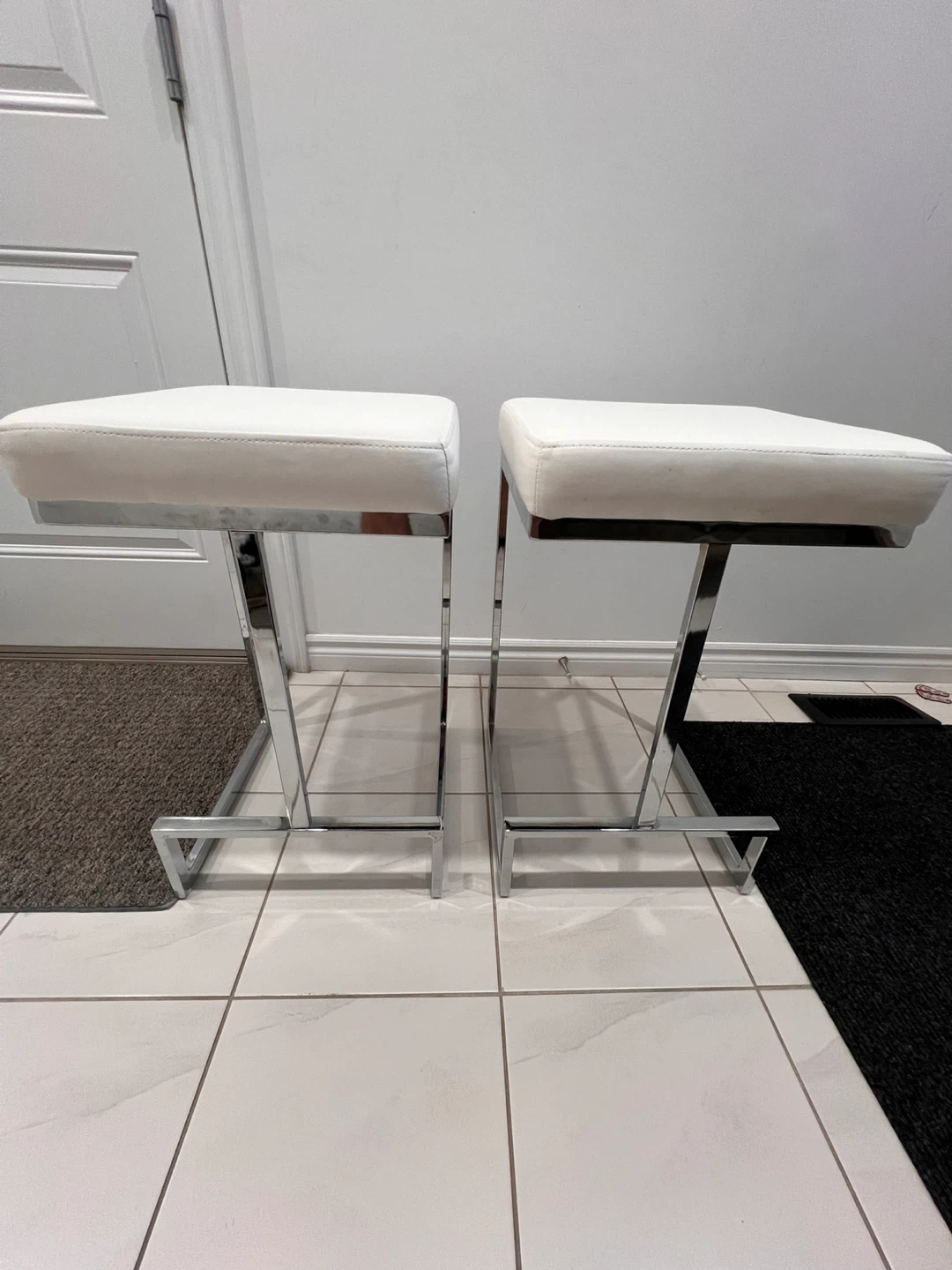 Set of 2 Modern Bar Stools - White with Chrome Base - photo 2