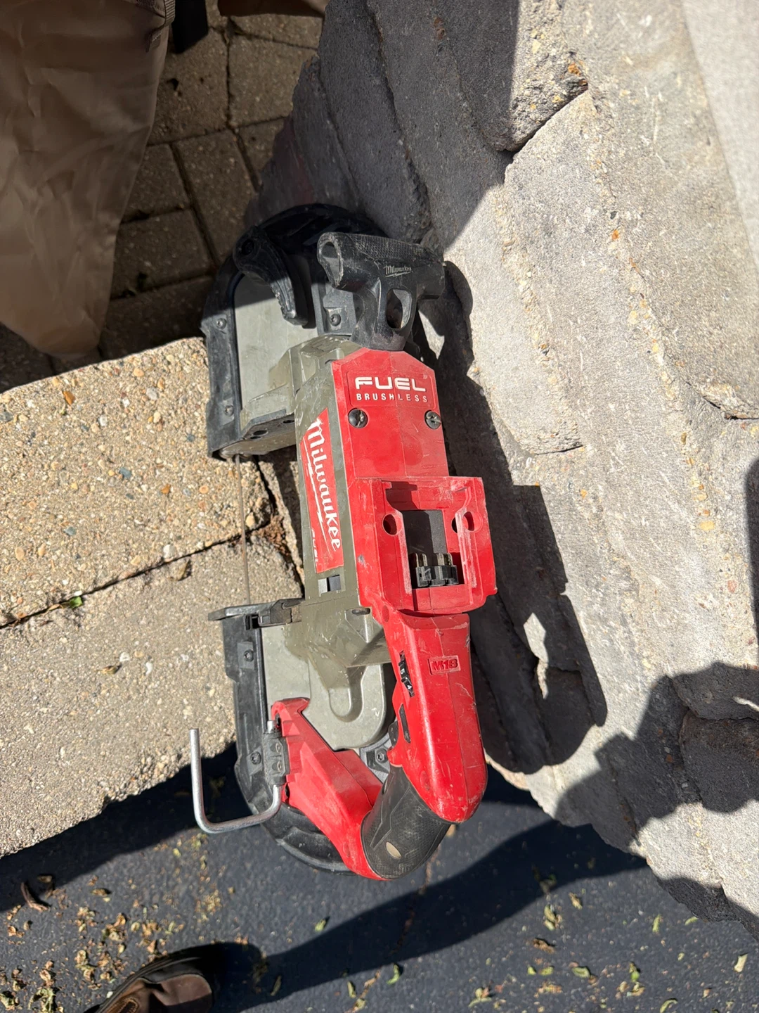 Milwaukee M18 FUEL Band Saw - photo 4