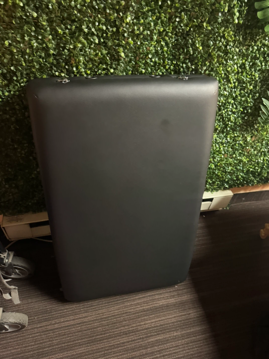 Black Massage Table with Adjustable Height - photo 3