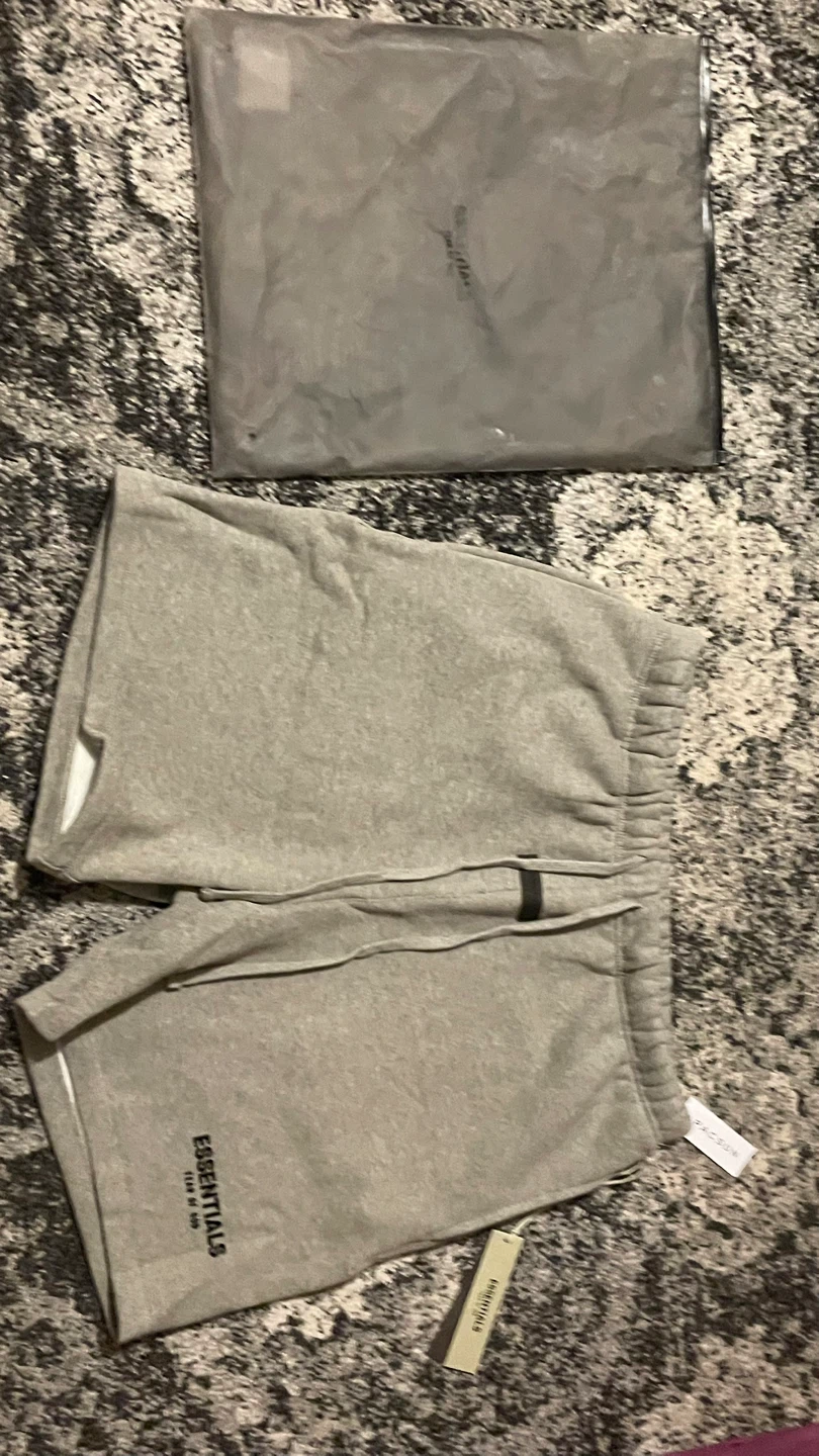 Essentials dark oatmeal shorts - photo 2