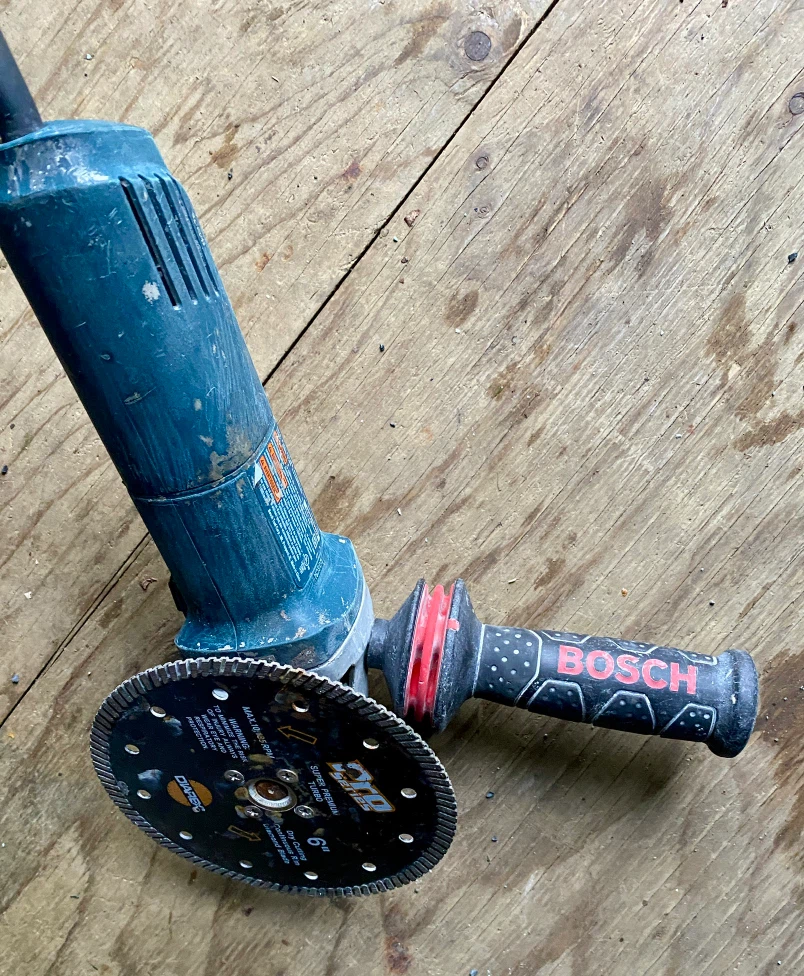 Bosch 4 1/2" Angle Grinder - photo 2