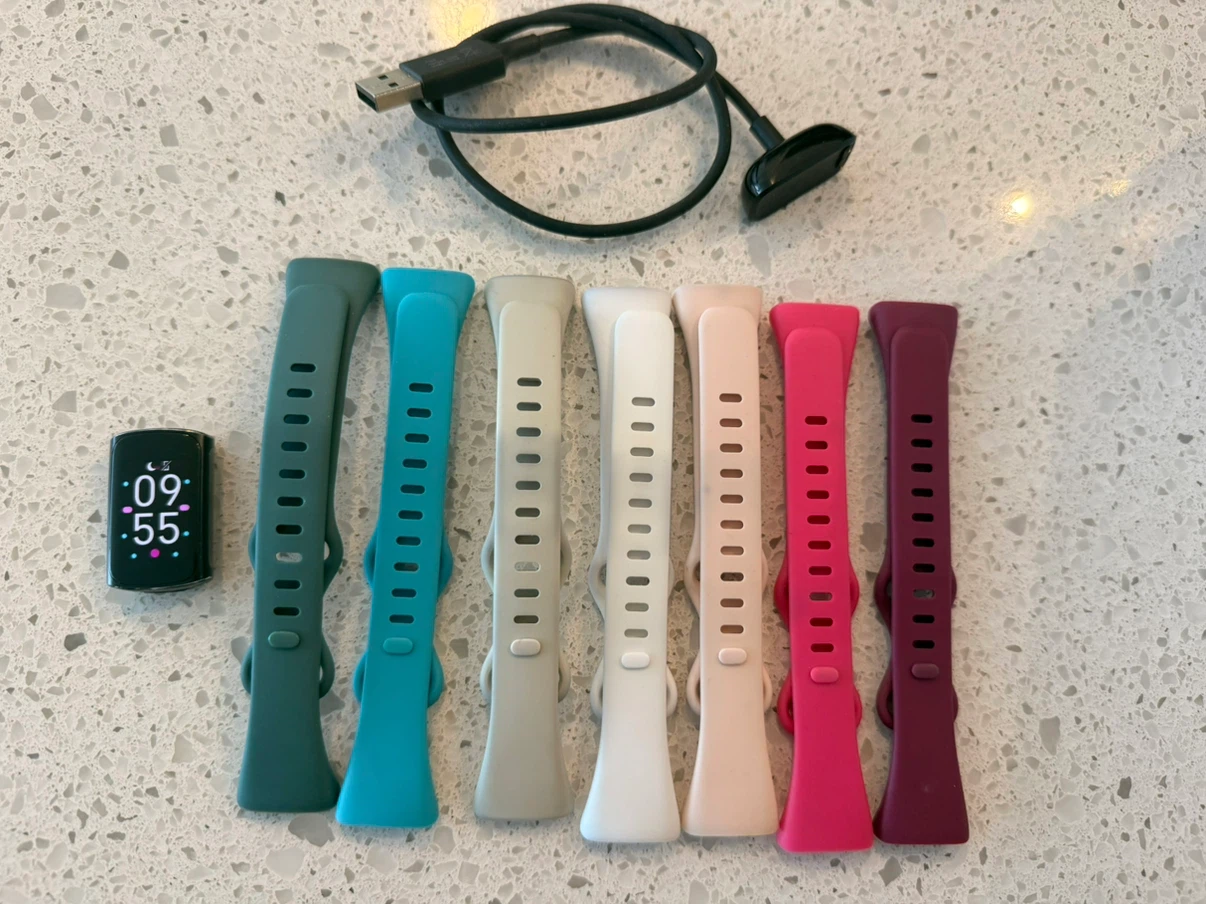 Fitbit Charge 6, 7 bands & Charger