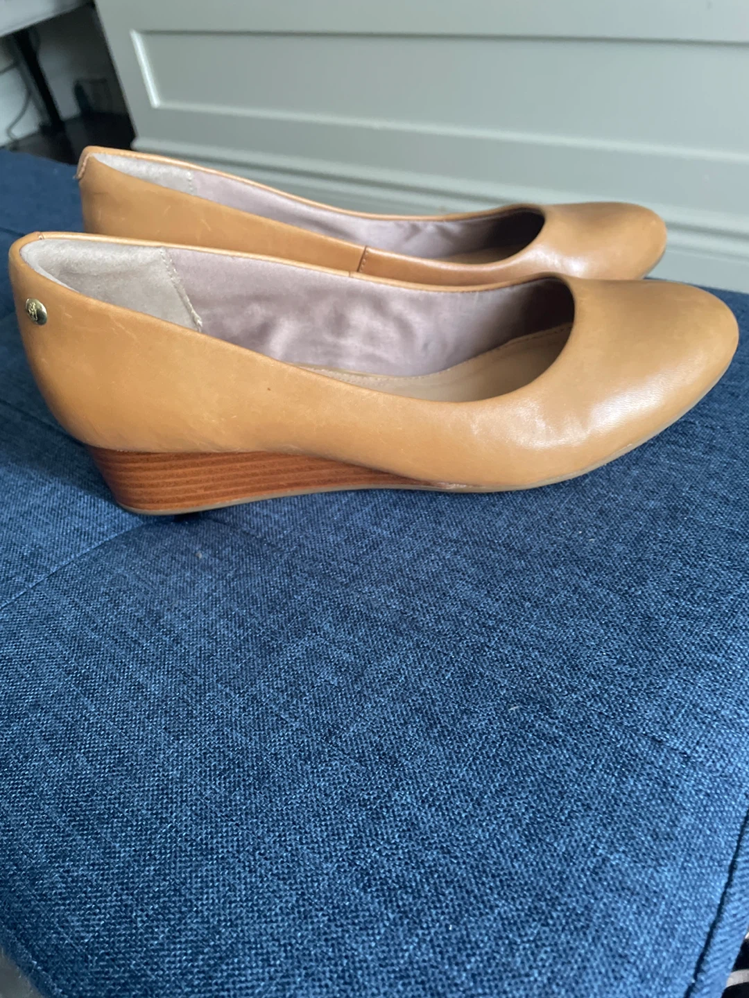 Hush Puppies Tan Leather Wedge Flats - photo 2