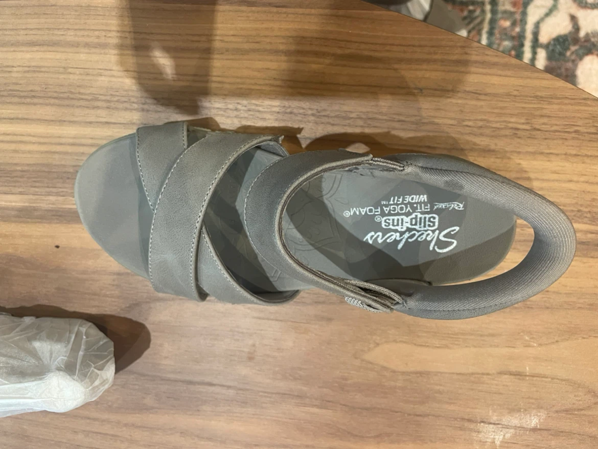 Skechers Women's Slip-ins Relaxed Fit Yoga Foam Sandals - photo 3