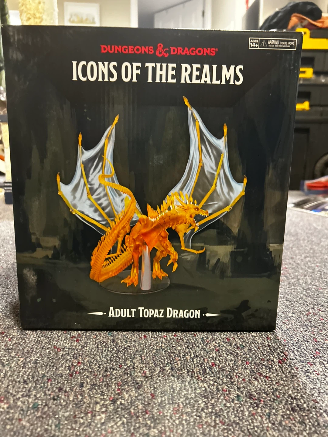 Dungeons & Dragons Icons of the Realms Adult Topaz Dragon
