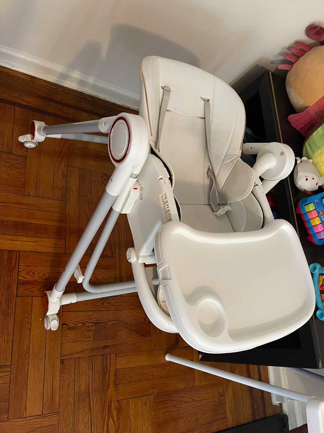 White Graco High Chair - photo 2