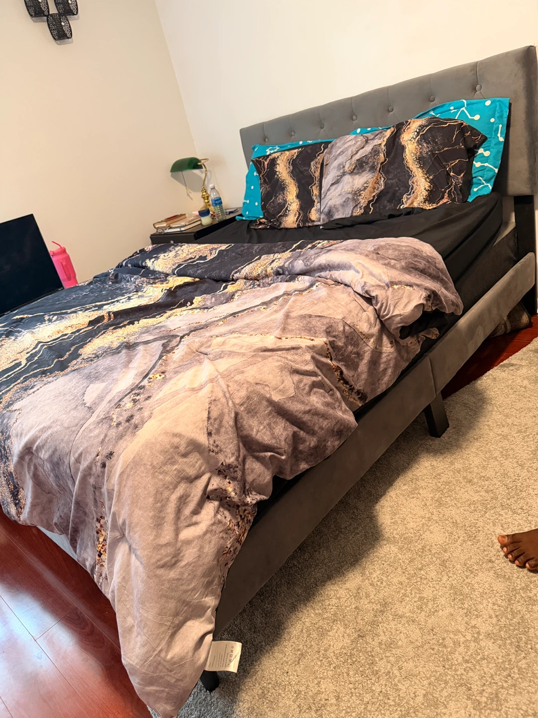 Grey Upholstered Queen Bed Frame with Tufted Headboard