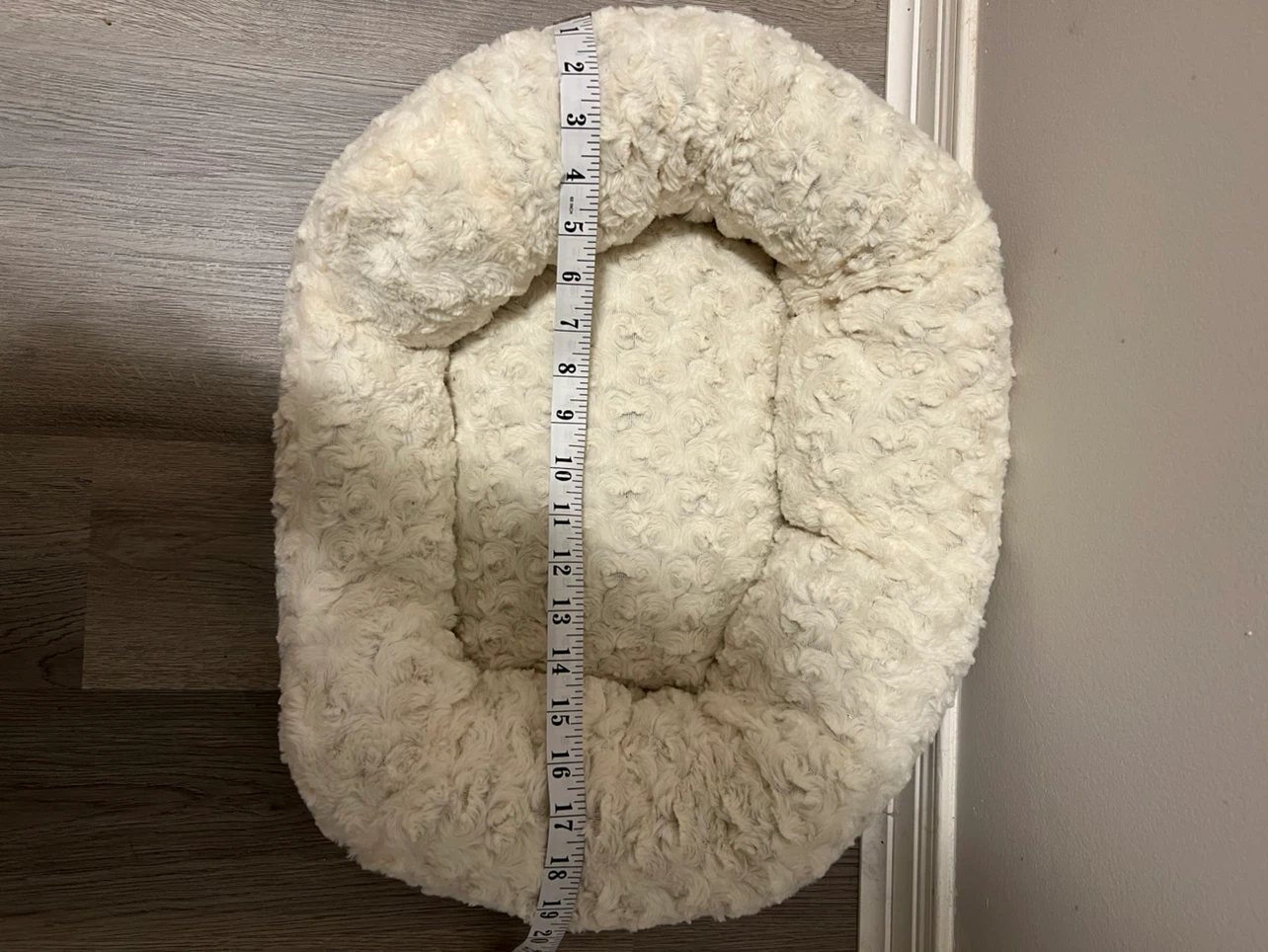 Cream Plush Pet Bed - photo 3